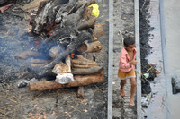 Varanasi+ghats+burning